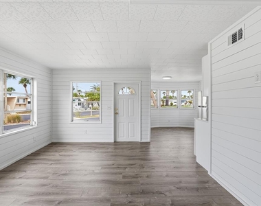 4851 W Gandy Boulevard - Photo Thumbnail 6