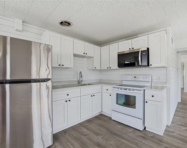 4851 W Gandy Boulevard - Photo Thumbnail 10