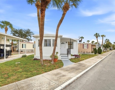 4851 W Gandy Boulevard - Photo Thumbnail 3