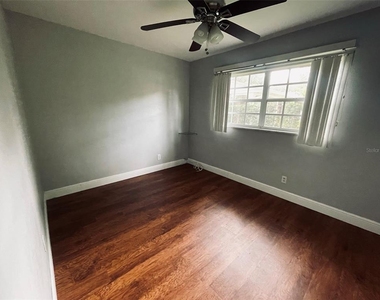 1039 S Frankland Road - Photo Thumbnail 17