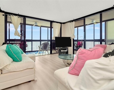 15462 Gulf Boulevard - Photo Thumbnail 9