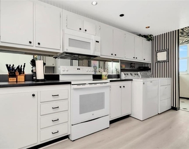 15462 Gulf Boulevard - Photo Thumbnail 1