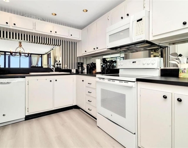 15462 Gulf Boulevard - Photo Thumbnail 4