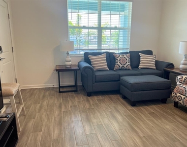6488 Needle Way - Photo Thumbnail 2