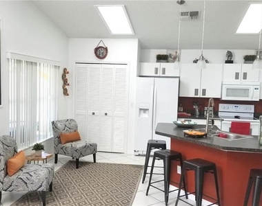 11859 Hartfordshire Way - Photo Thumbnail 2