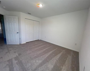 490 Thompson Village Avenue - Photo Thumbnail 24