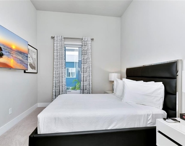 7740 Sandy Ridge Drive - Photo Thumbnail 28