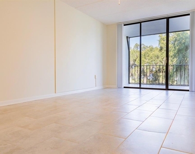 208 Lake Howard Drive Nw - Photo Thumbnail 8