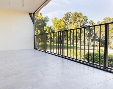 208 Lake Howard Drive Nw - Photo Thumbnail 5