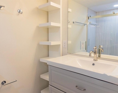 208 Lake Howard Drive Nw - Photo Thumbnail 14