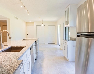 208 Lake Howard Drive Nw - Photo Thumbnail 10