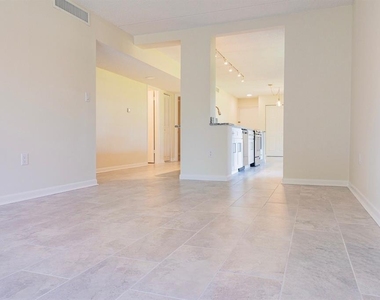 208 Lake Howard Drive Nw - Photo Thumbnail 7