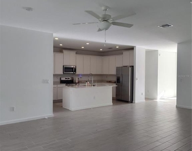 1632 Nw 44th Court Road - Photo Thumbnail 7