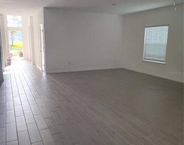 1632 Nw 44th Court Road - Photo Thumbnail 4