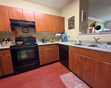 300 E South Street - Photo Thumbnail 3