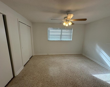 3200 Fairway Lane - Photo Thumbnail 9