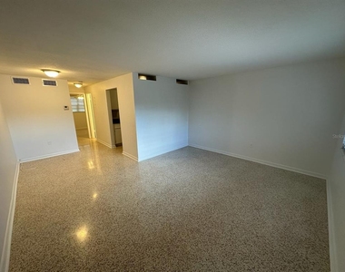 3200 Fairway Lane - Photo Thumbnail 3