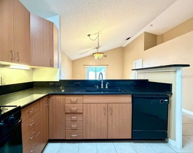1705 Circe Lake Court - Photo Thumbnail 7