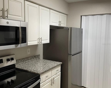 3764 Idlebrook Circle - Photo Thumbnail 8
