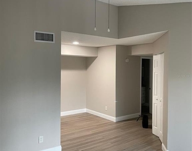 3764 Idlebrook Circle - Photo Thumbnail 7