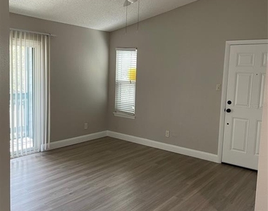 3764 Idlebrook Circle - Photo Thumbnail 3