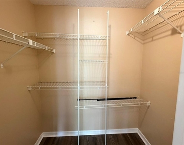 625 Remington Oak Drive - Photo Thumbnail 14