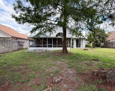 625 Remington Oak Drive - Photo Thumbnail 18