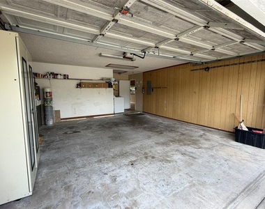 625 Remington Oak Drive - Photo Thumbnail 16