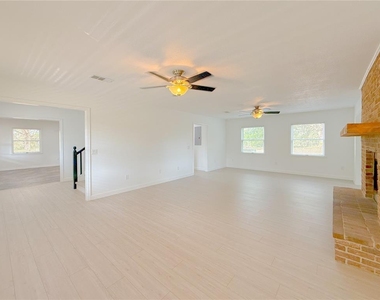 2827 Sanctuary Lane - Photo Thumbnail 22