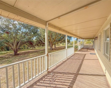 2827 Sanctuary Lane - Photo Thumbnail 10