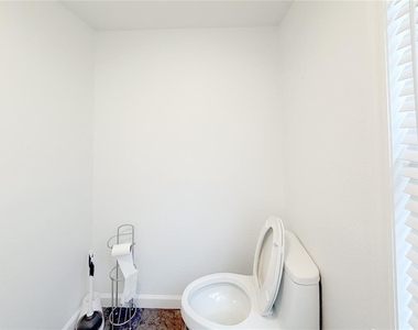 2827 Sanctuary Lane - Photo Thumbnail 29