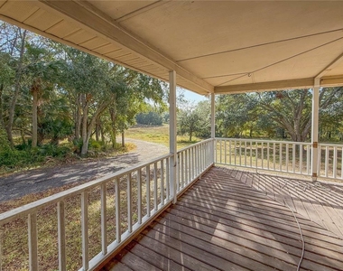 2827 Sanctuary Lane - Photo Thumbnail 9