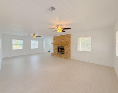 2827 Sanctuary Lane - Photo Thumbnail 21
