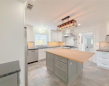 2827 Sanctuary Lane - Photo Thumbnail 15