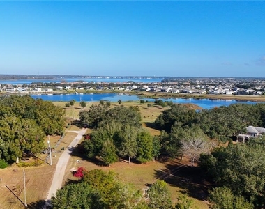 2827 Sanctuary Lane - Photo Thumbnail 3