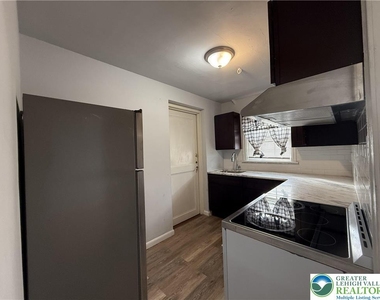 10 N 17th - Photo Thumbnail 1