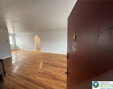 10 N 17th - Photo Thumbnail 5