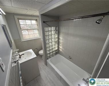 10 N 17th - Photo Thumbnail 12