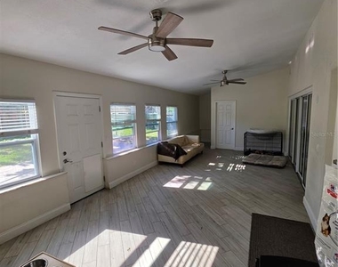 10158 Brandon Circle - Photo Thumbnail 8