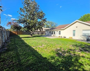 10158 Brandon Circle - Photo Thumbnail 23