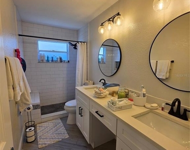 10158 Brandon Circle - Photo Thumbnail 12