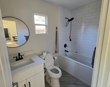 10158 Brandon Circle - Photo Thumbnail 9