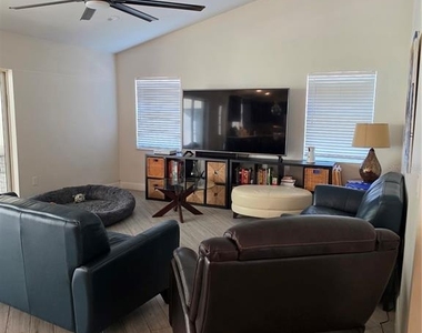10158 Brandon Circle - Photo Thumbnail 5