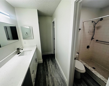 3005 Wainwright Court - Photo Thumbnail 7