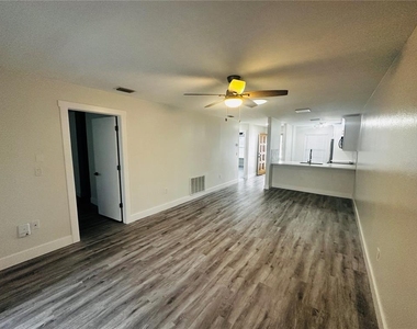 3005 Wainwright Court - Photo Thumbnail 3