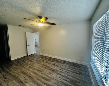 3005 Wainwright Court - Photo Thumbnail 5