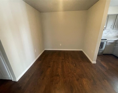 525 Conway Road - Photo Thumbnail 2