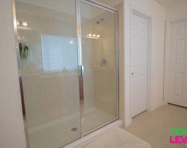 3809 Mt Vernon Way - Photo Thumbnail 24