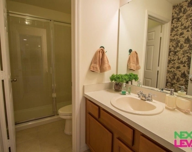 3809 Mt Vernon Way - Photo Thumbnail 18