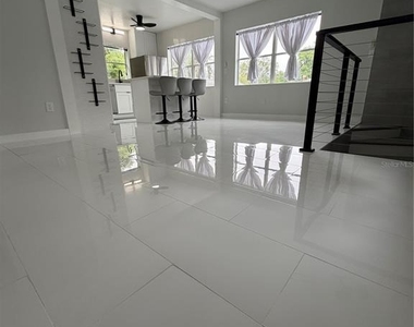 1427 Asher Lane - Photo Thumbnail 6